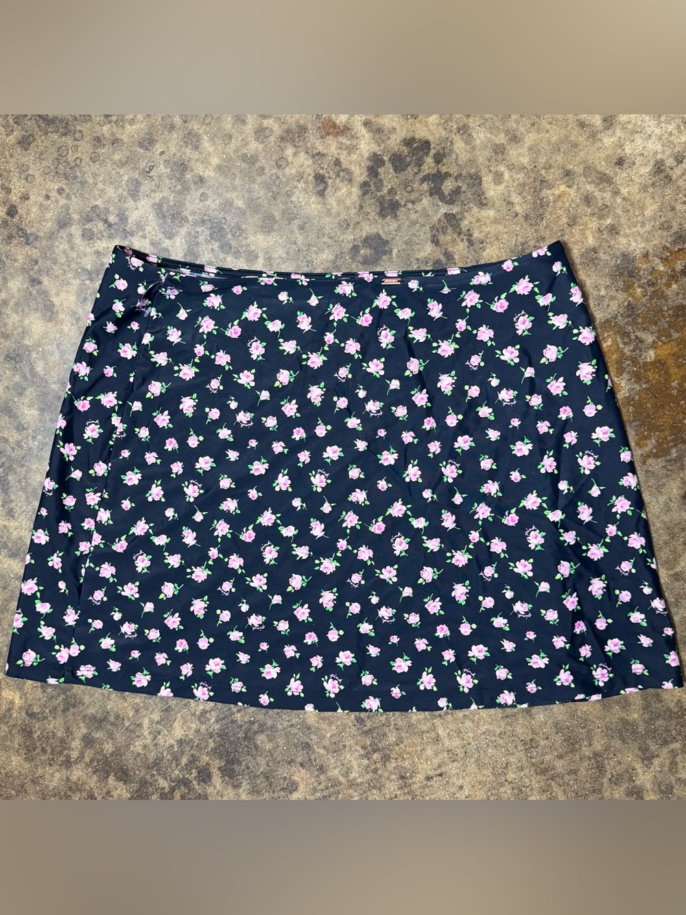 NWOT Victoria's Secret PINK floral swim cover-up skirt size med